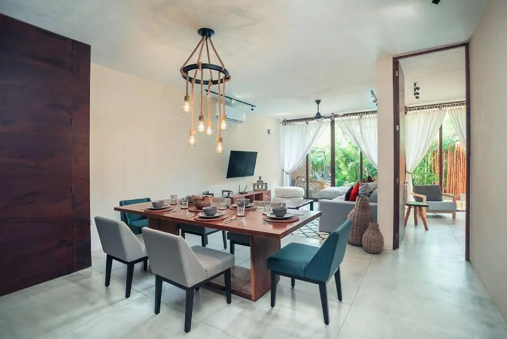 Luxury 2 Bdr 2 Bth 2 Bikes Jacuzzi Fiboptic Wifi. Apartment Tulum Mexico