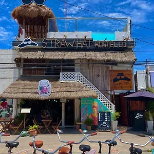Hostel Straw & Rooftop Bar, Tulum